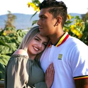 Meet your Posher, Taylor